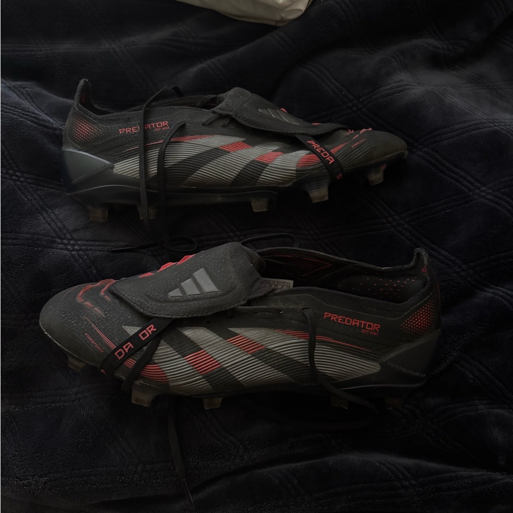 Adidas predator size 8.5 very lightly used